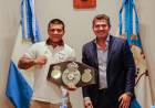 Orrego recibió al boxeador Ezequiel “Pac Man” Fernández, tras su histórico triunfo