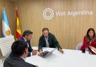 En España, el gobernador se reunió con operadores turísticos del sector privado