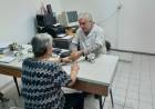 Brindan acompañamiento integral para cuidar la salud de las personas mayores