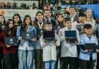Orrego entregó computadoras a estudiantes y el programa ya alcanzó a 12.914 alumnos en San Juan