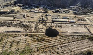 Agujero gigante apareció en una ciudad de Chile: las autoridades están desconcertadas