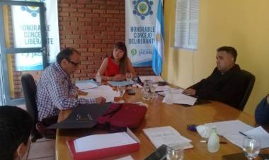 Miguel Vega y sus concejales, a pura torpeza política, quisieron eliminar “Agua Segura”