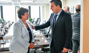 El Fondo pidió un ajuste en salarios públicos y jubilaciones, y remarcó que hay que subir las tarifas