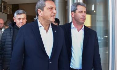 Otra denuncia contra Massa por romper la veda electoral: piden una cautelar para que no haga anuncios de gestión. Sergio Uñac también incumple la ley