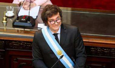 Los 10 puntos del Pacto del 25 de Mayo, la propuesta fundacional que presentó Javier Milei ante la Asamblea Legislativa