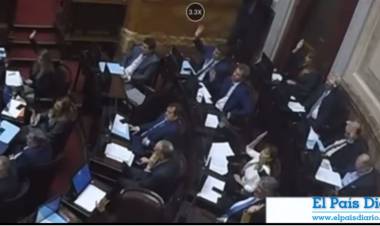 Canal nacional se burla de Uñac por su forma de votar el aumento de dietas en el Senado