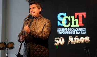El gobernador participó del aniversario por los 50 años de la Sociedad de Chacareros Temporarios