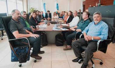 Gremios docentes rechazaron la propuesta  del Gobierno y solicitaron una audiencia para fines de agosto