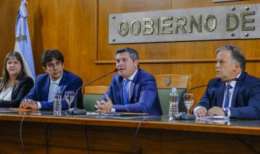 El gobernador Orrego entregó a intendentes Fondos de Desarrollo Regional por $4.798 millones