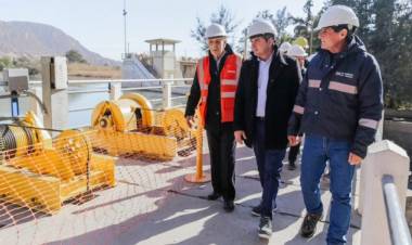 El dique Ignacio de la Roza ya está operativo tras la colocación de compuertas