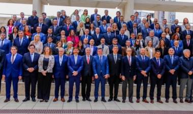 El gobernador Orrego participó de la apertura de un encuentro nacional de jueces federales