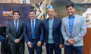 El gobernador  Marcelo Orrego anunció la cuarta edición del Ironman 2025