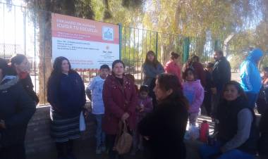 Conflicto Escuela Agustín Gascón de Niquivil: “Solo queremos que nos garanticen que nuestros hijos van a tener un edificio propio para que la Escuela Agustín Gascón no desaparezca”
