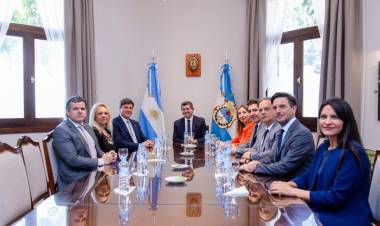 El gobernador Orrego recibió al secretario de Relaciones Exteriores de la Nación