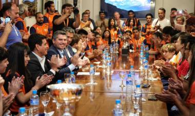 Orrego recibió a los deportistas sanjuaninos que participaron de los Juegos Evita