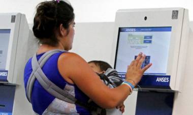 Asignaciones familiares: confirmaron aumento del 2,69% para diciembre
