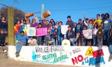 Victoria de la Asamblea Agua Pura en la salida de Royal Road Mineral de Valle Fértil