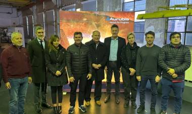 Orrego inició su agenda de actividades con una visita a la empresa líder en reciclaje de cobre