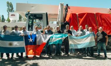 Histórico: un camión liviano con exportación a Chile cruzó a modo experimental por Agua Negra