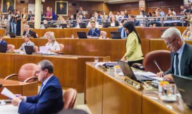Aprobaron proyecto para equipar con computadoras las escuelas de San Juan, pese a que diputados de Uñac no dieron quórum