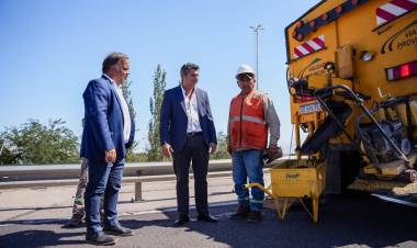 El gobernador Orrego recorrió la obra de reparación de la avenida Circunvalación
