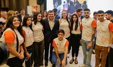 Orrego entregó certificados del programa Aprender, Trabajar y Producir