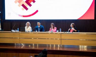 Educación presentó su programa de prevención interdisciplinaria escolar