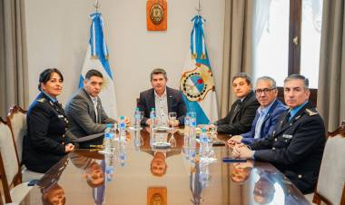 El gobernador Orrego puso en funciones a la subjefe de Policía y al nuevo director de SPP