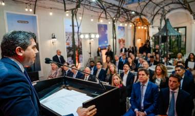 Orrego presentó desde Buenos Aires para el mundo la Fiesta Nacional del Sol 2025