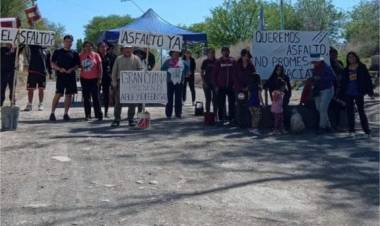 Pavimento de calle Eugenio Flores: El Ministro Perea confirmó que la obra está  incluida en el presupuesto 2026 y que se está  investigando  el expediente para conocer  por qué se lo neutralizó en 2023
