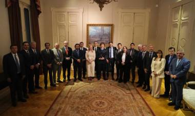 Milei con gobernadores en Casa Rosada. Orrego luego de la reunión: “Valoro esta convocatoria, no solo como una necesidad, sino como un compromiso con los argentinos”