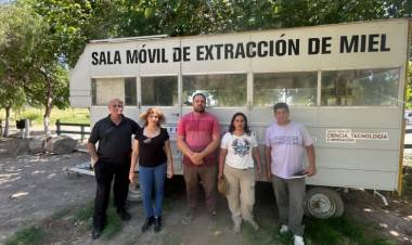 El Laboratorio de la Miel: una sala móvil para potenciar la enseñanza apícola