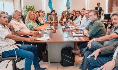 Gobierno de San Juan y gremios docentes lograron un acuerdo en negociación paritaria