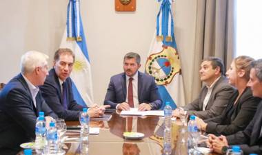 El Ministro Santilli llegó a San Juan y se reunió con el Gobernador Orrego