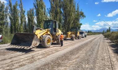 Se cumple la promesa del Gobernador: inicia la pavimentación de una calle histórica en Jáchal