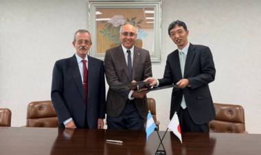 Embajada de Japón: Firma de contrato de donación de una unidad de autobomba 4x4 a los bomberos voluntarios de san José de Jáchal