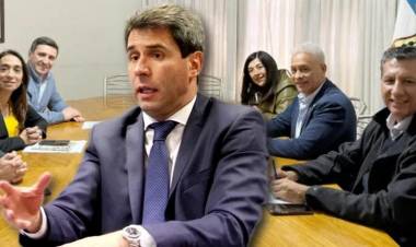 Asado peronista: Uñac reunió a 13 intendentes, pero el faltazo de Munisaga azuza el fantasma de la interna 