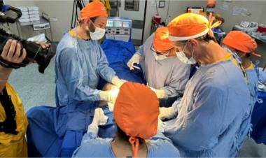 Jornada de cirugía mamaria en el Hospital Rawson fortaleció la capacitación médica con tecnología en tiempo real