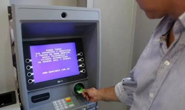 Empleados públicos de San Juan tendrán acreditados sus haberes el 31 de marzo