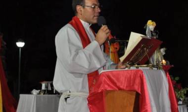 Ley de Glaciares. Presbítero Gustavo Vaca: “Seguir vendiendo la patria y arrodillarse frente al dios dinero”