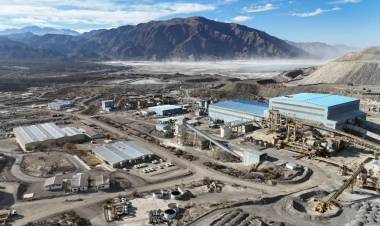 Imputan a mineras de Glencore por presunta corrupción y daños ambientales en glaciares protegidos