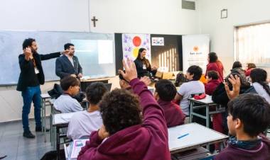Estudiantes participan del programa que fomenta la convivencia y prevención