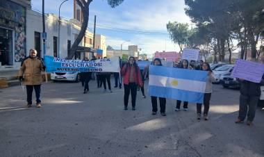 Porteros suspendieron las medidas de fuerza y serán recibidos el lunes por la Secretaría General de Gobierno: “vamos a ir contestando uno por uno los puntos solicitados, en lo económico y en lo legal.”