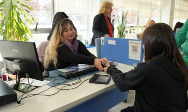 Los ciudadanos que no puedan movilizarse pueden gestionar el DNI directamente en sus domicilios