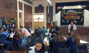 Modo Matemática llega a los departamentos alejados con talleres para docentes