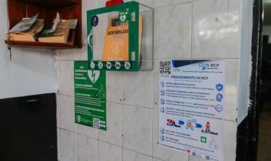 Entregaron desfibriladores y capacitaron a agentes de seguridad para crear espacios cardioprotegidos