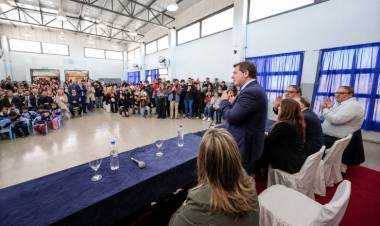 Orrego inauguró la ampliación de una escuela en Difunta Correa que brinda más espacios y herramientas para los estudiantes