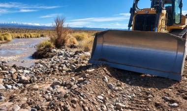 Realizan maniobras preventivas en los diques Pachimoco y Cuesta del Viento