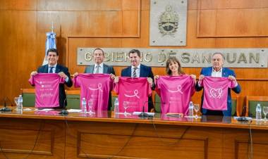 Orrego encabezó el lanzamiento de la maratón para prevenir el cáncer de mama