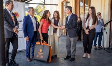Emprendedores sociales textiles y gastronómicos se fortalecen con nuevas herramientas